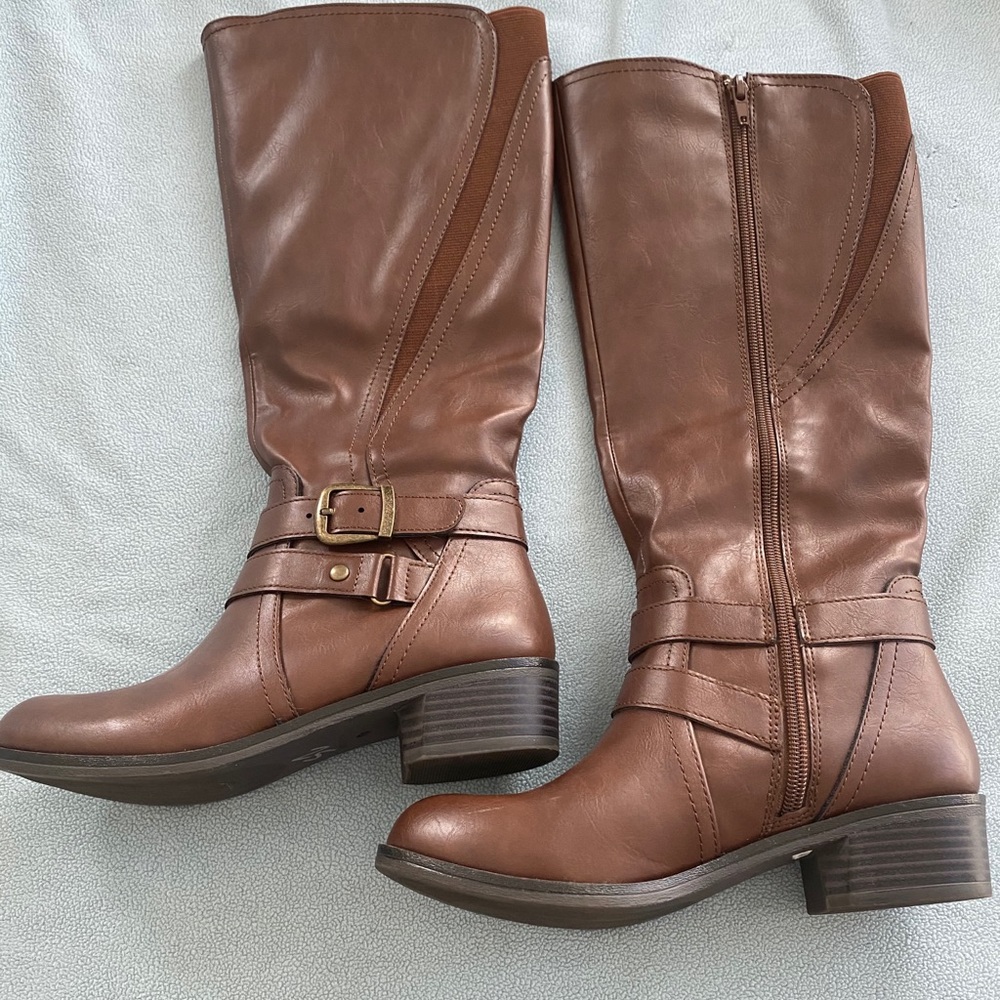 Brown women’s boots